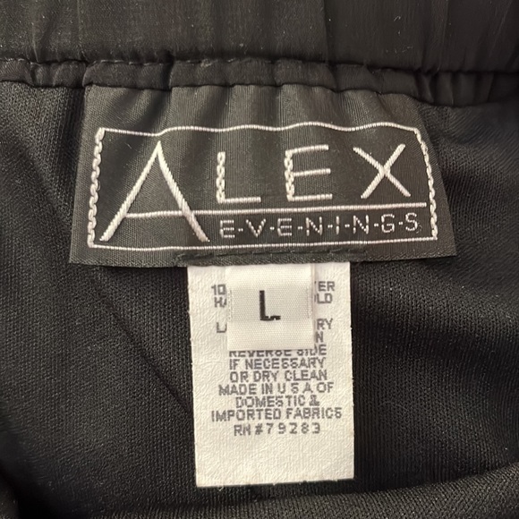 Floor length black skirt - Picture 5 of 6